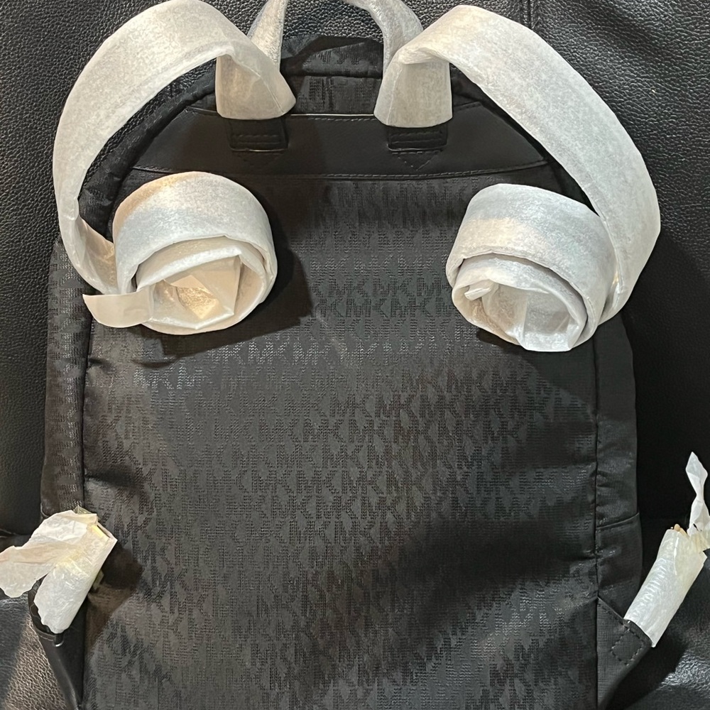 Michael Kors Morgan Backpack Black NWT - Picture 3 of 7
